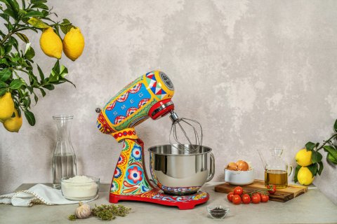 Планетарний міксер Smeg SMF03DGEU